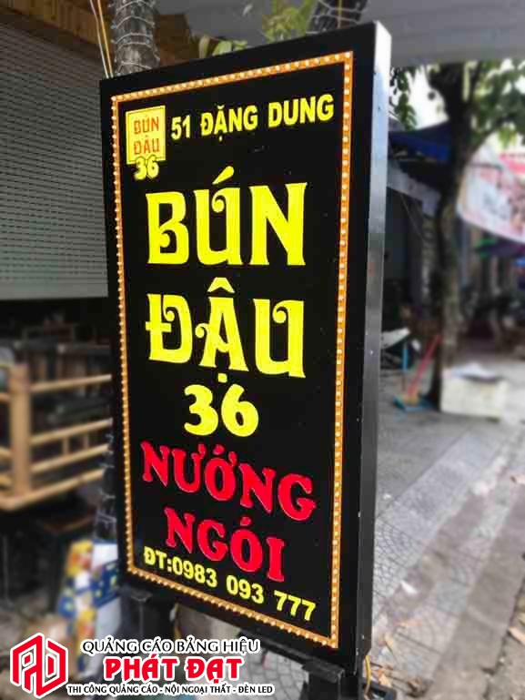 Mẫu bảng hiệu hộp đèn đứng âm bản mới nhất - Làm bảng hiệu đèn led đẹp, giá rẻ