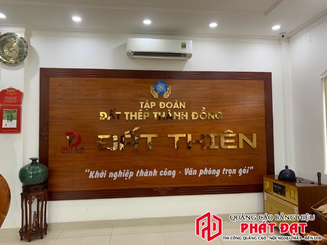 làm biển hiệu cho công ty bằng đồng