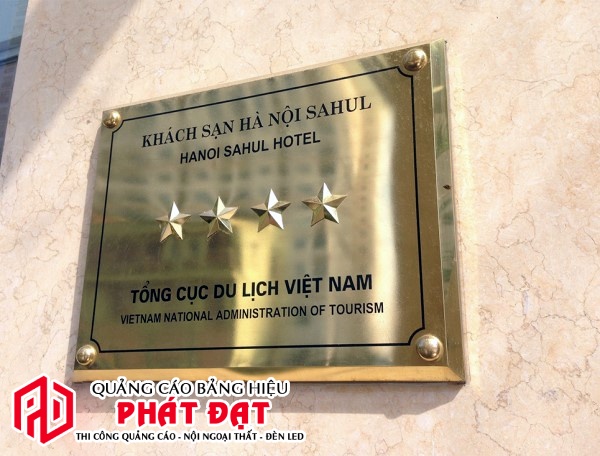Mẫu bảng hiệu bằng đồng ăn mòn đẹp - Làm biển tên công ty bằng đồng chất lượng