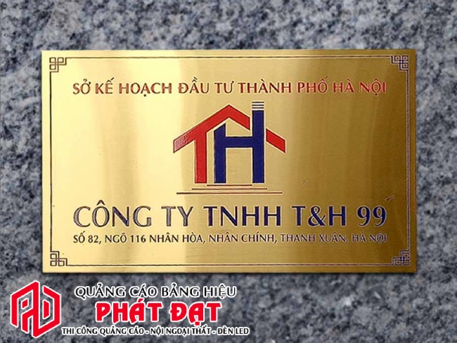 Mẫu bảng hiệu bằng đồng in UV sắc nét - Làm biển tên công ty bằng đồng đẹp, giá cạnh tranh