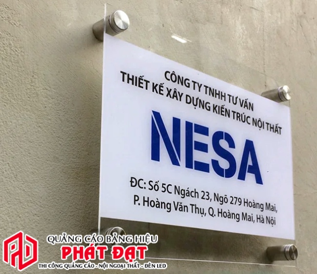 Mẫu bảng hiệu bằng kính dán decal đẹp - Làm bảng hiệu công ty bằng kính đẹp, chuyên nghiệp