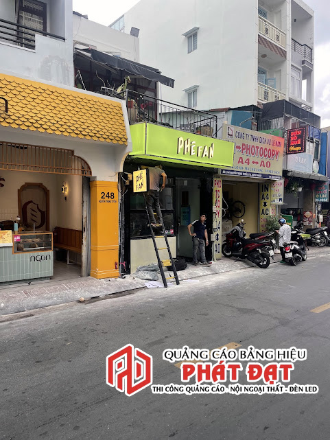 quá trình thi công bảng hiệu quán cafe phê fan 2024