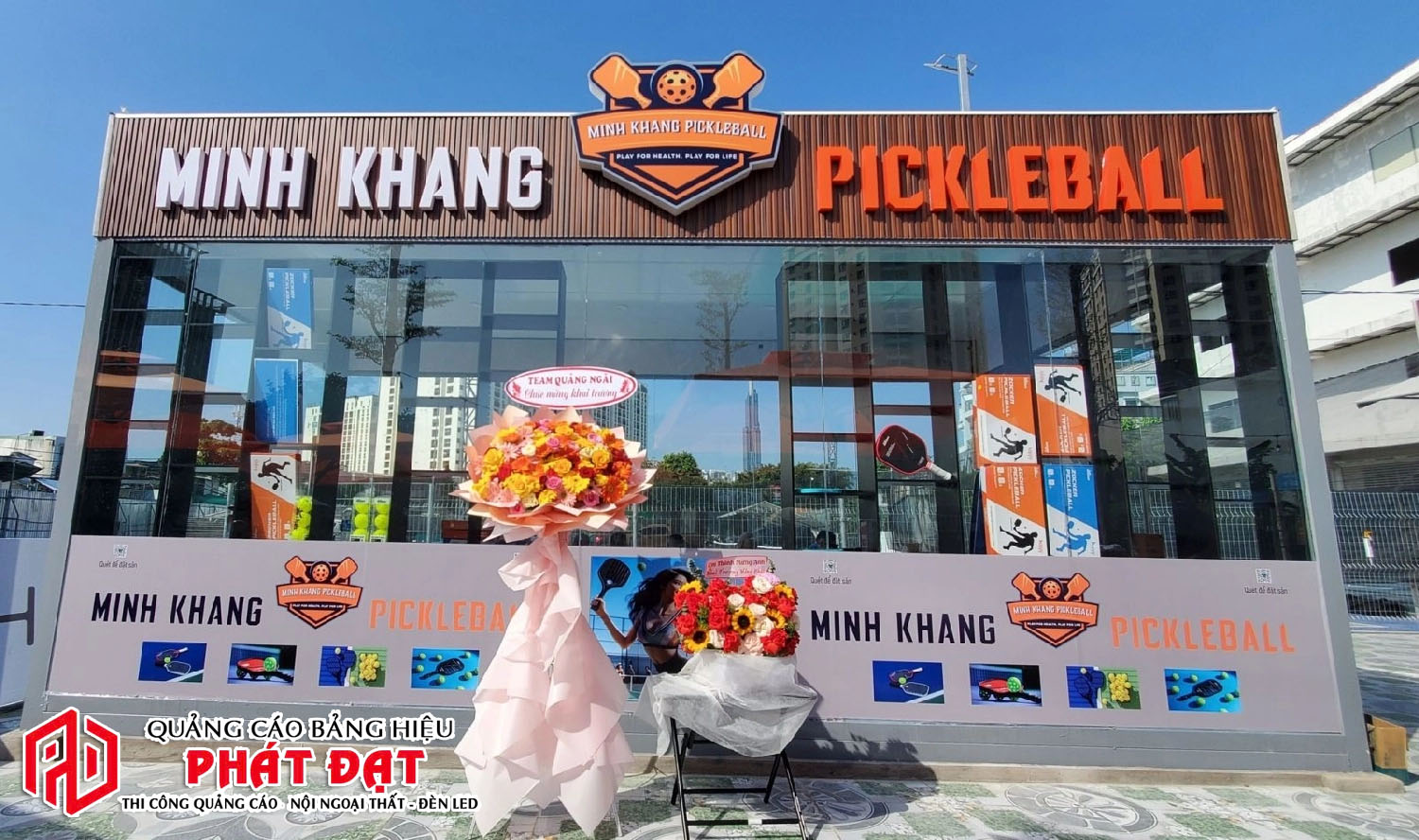 Bảng hiệu ngoài trời sân bóng pickleball
