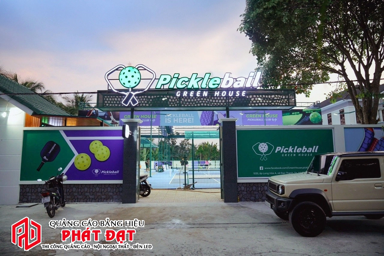 Thiết kế bảng hiệu sân pickleball đẹp